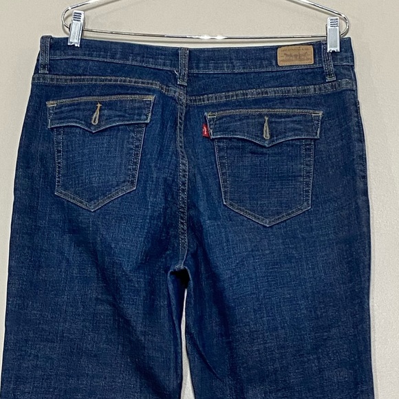 Levis 512 ||  Boot cut Woman’s jeans perfectly slimming and stretch size 16 - Picture 4 of 9
